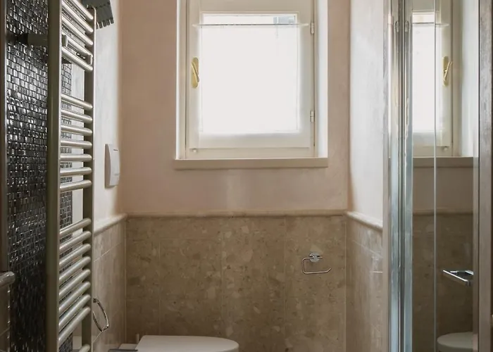 Bellevue Rosselli アパート コモ