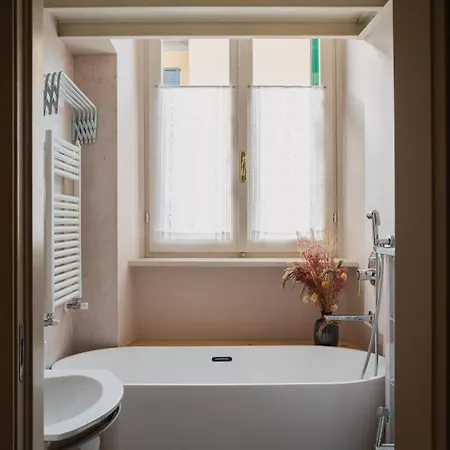 Bellevue Rosselli Apartament *