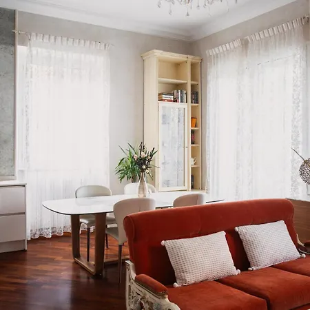 Apartament Bellevue Rosselli Como